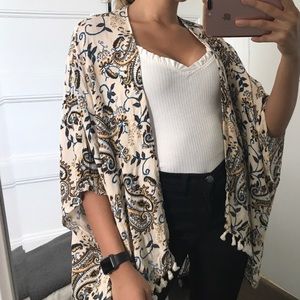 LIGHT BEIGE PATTERN KIMONO